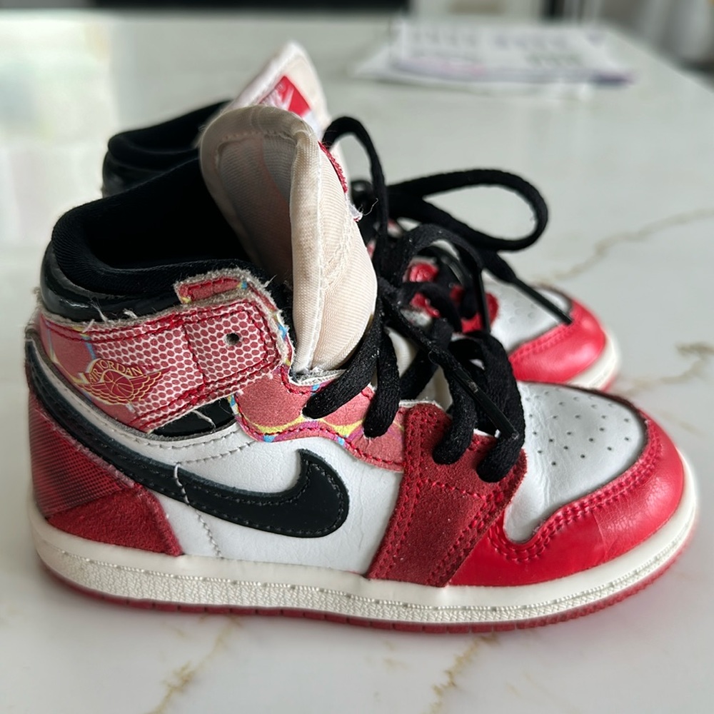 Jordan 1 Retro High OG 'Spider-Man: Across the Spider-Verse'